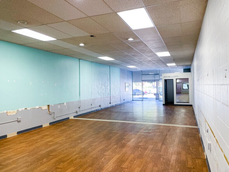 More Photos Of 100 N Ashwood Ave, Ventura General Retail For Sale