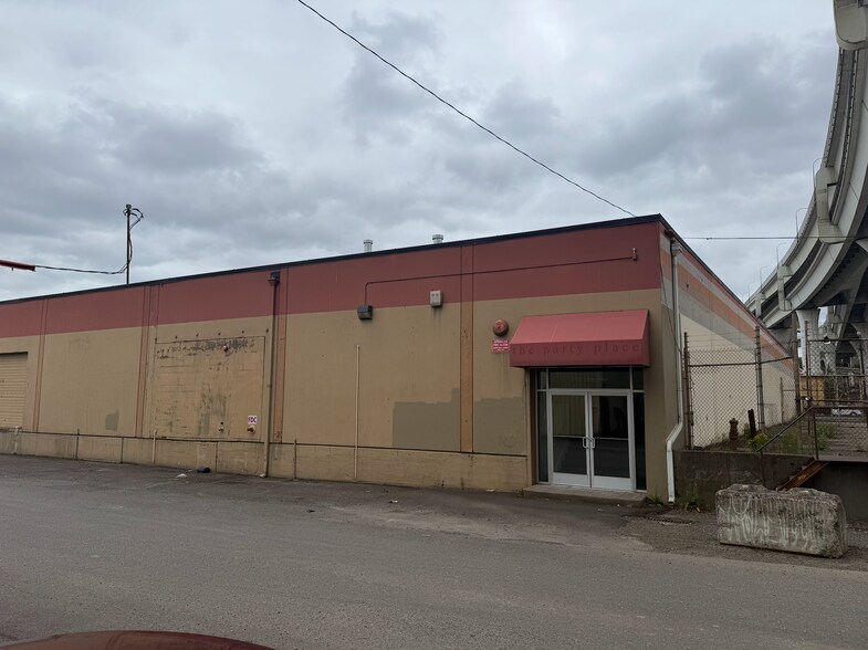 More Photos Of 1211 N Loring St, Portland Manufacturing For Sale