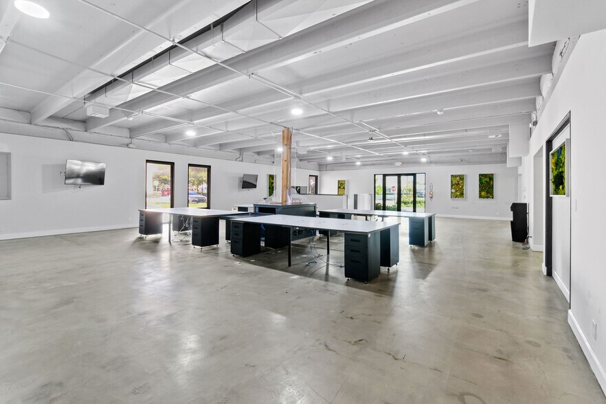 More Photos Of 469 Spencer Dr, West Palm Beach Medical For Lease