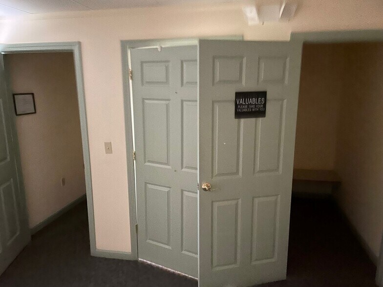 More Photos Of 434-440 Route 134, Dennis Medical For Sale