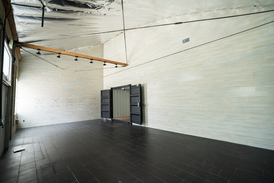 More Photos Of 33-43 E Orange Grove Ave, Burbank Unknown For Lease