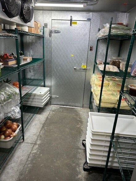 More Photos Of 1671 Hoffman Rd, Green Bay Storefront For Lease