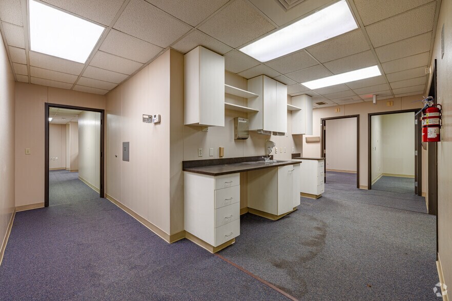 More Photos Of 4800 Texas Blvd, Texarkana Medical For Lease