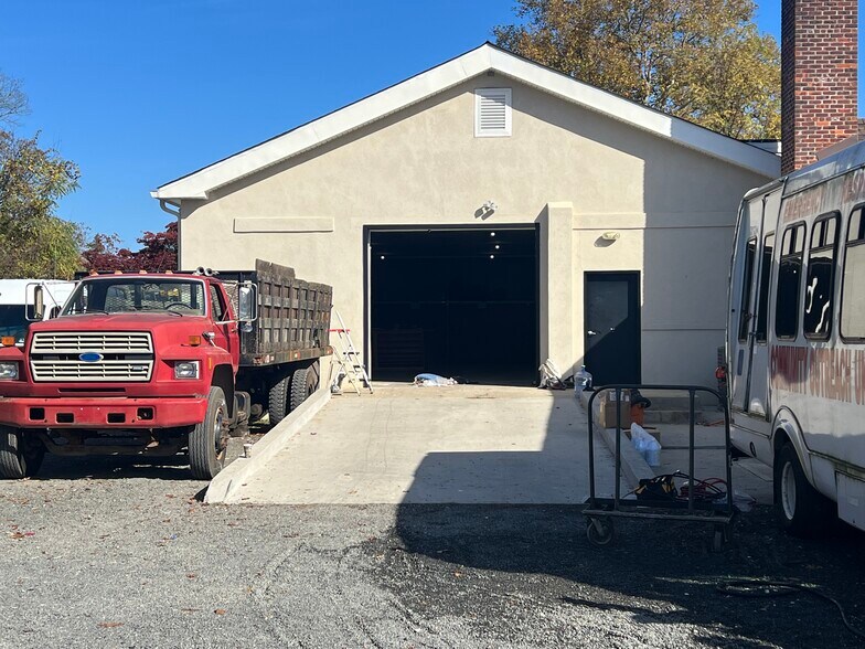 Primary Photo Of 77 Throckmorton St, Freehold Warehouse For Lease