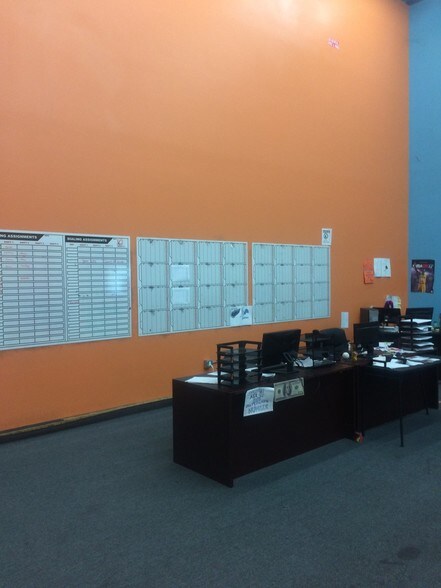 More Photos Of 4050 Westgate Ave, West Palm Beach Showroom For Lease