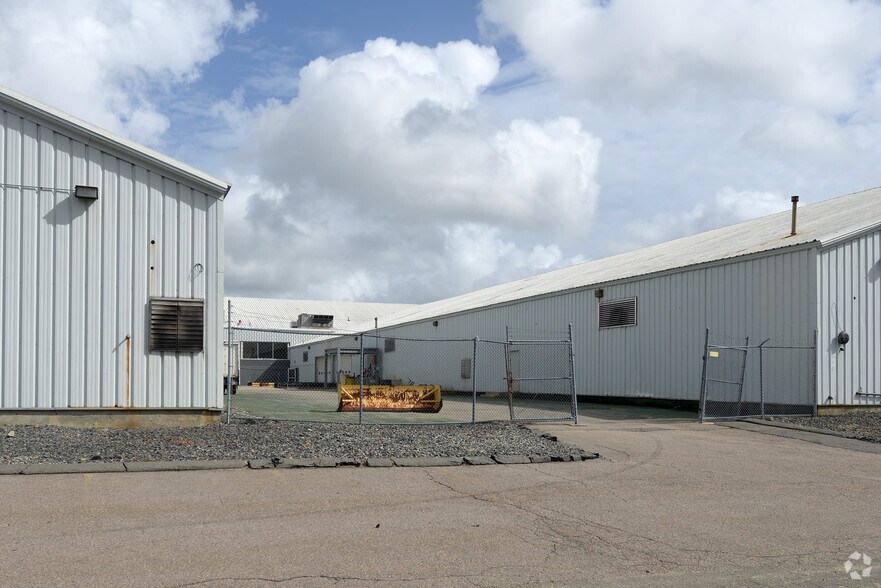 More Photos Of 290 Wood Rd, Braintree Racetrack For Sale