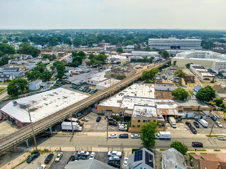 More Photos Of 100 E Mineola Ave, Valley Stream Manufacturing For Lease