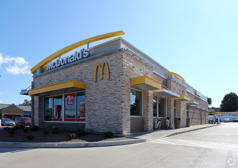More Photos Of 6300-6326 Market Ave N, Canton Unknown For Lease