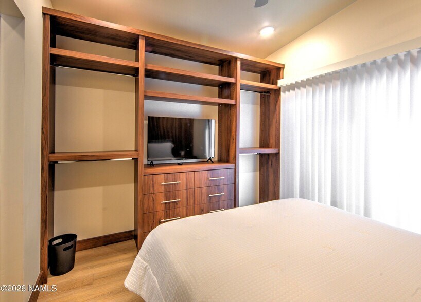 More Photos Of 2141 W Third St, Winslow Hotel For Sale