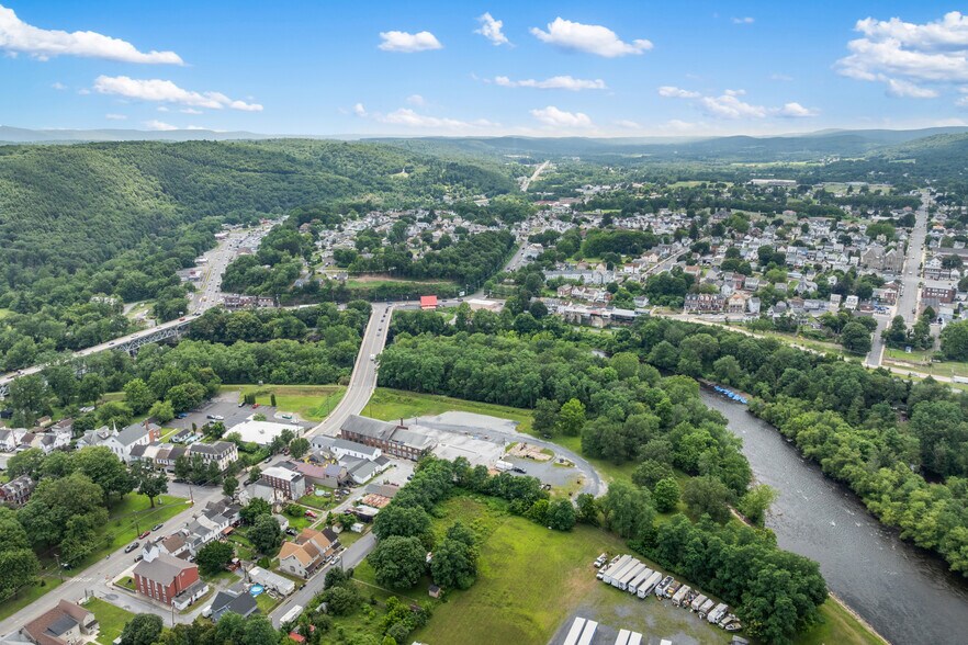 More Photos Of 500 Bridge St, Weissport Restaurant For Sale