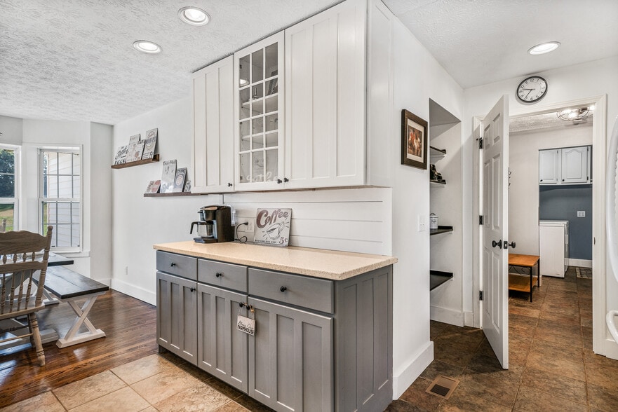 More Photos Of 1249 Gulf Rd, Spencer Golf Course Driving Range For Sale