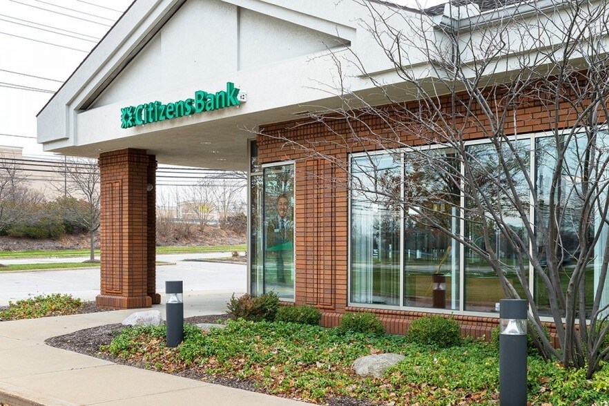 More Photos Of 690 Richmond Rd, Richmond Heights Bank For Sale