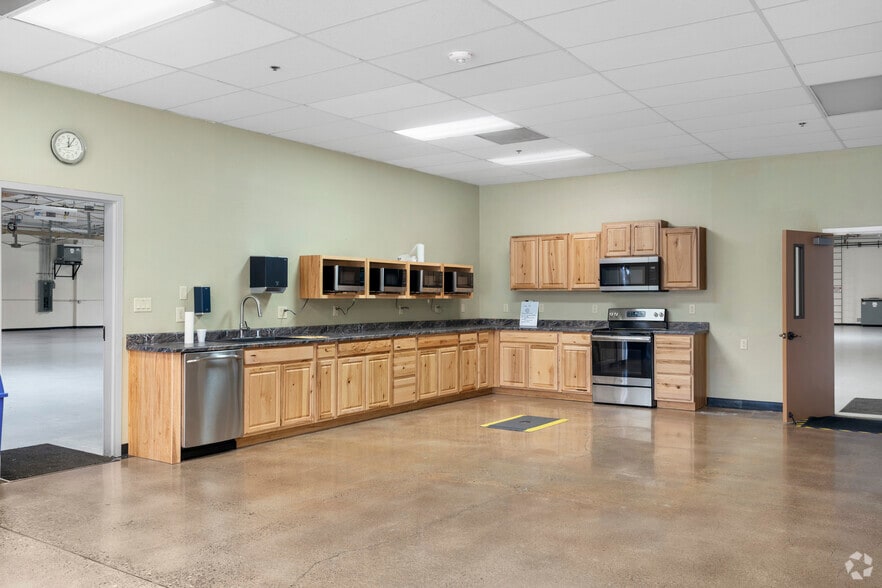 More Photos Of 2801 Arrowhead Dr, Carson City Manufacturing For Lease