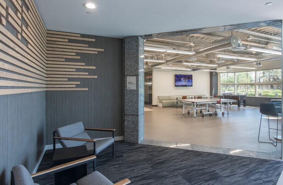 More Photos Of 410 N 44th St, Phoenix Office For Lease