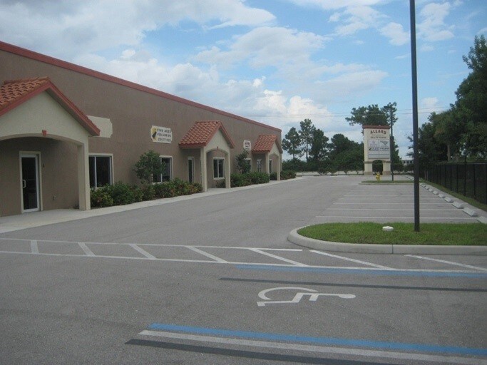 More Photos Of 300 Leonard Blvd, Lehigh Acres Warehouse For Sale