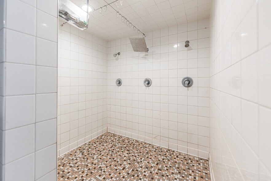 More Photos Of 919 Greenbrier Rd, Dekalb Apartments For Sale