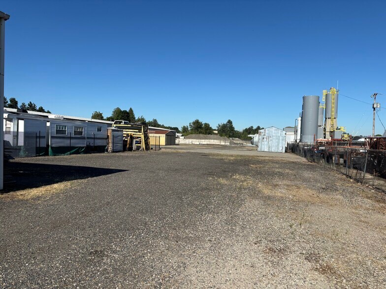 More Photos Of 885 NW Dunbar Ave, Troutdale Land For Lease
