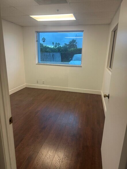 More Photos Of 161 Commerce Rd, Boynton Beach Warehouse For Sale