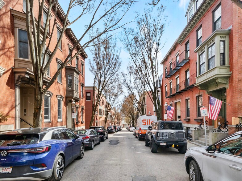 More Photos Of 43 Chestnut St, Boston Apartments For Sale