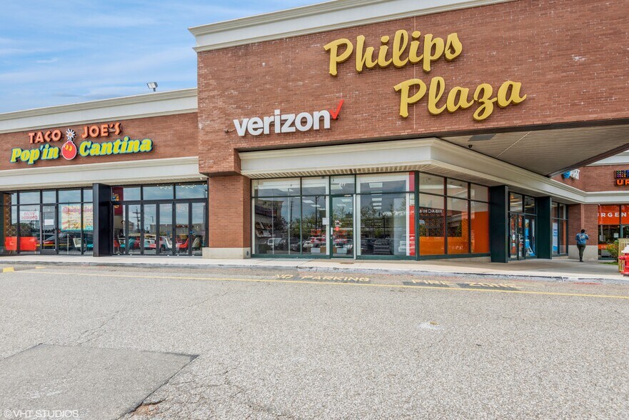 More Photos Of 601-693 Sunrise Hwy, Lynbrook Unknown For Lease