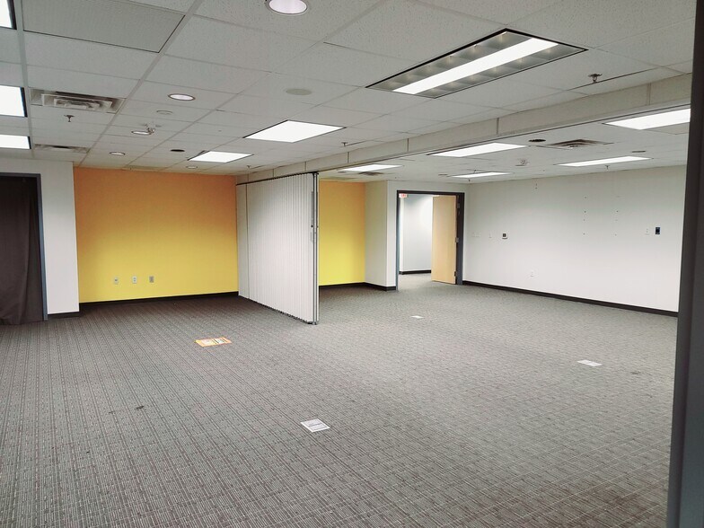 More Photos Of 700 E Franklin St, Richmond Apartments For Lease