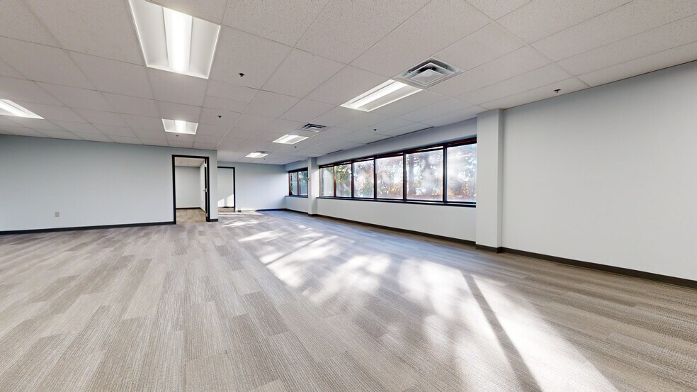More Photos Of 555 Briarwood Cir, Ann Arbor Office For Lease