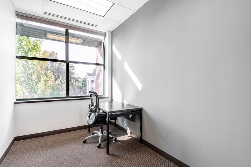 More Photos Of 15 N Main St, West Hartford Coworking Space