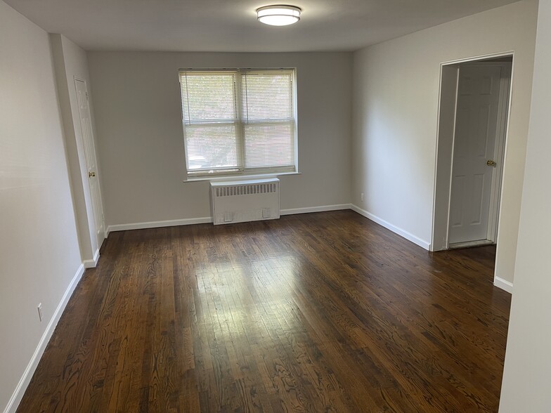More Photos Of 4014 191st St, Flushing Apartments For Sale