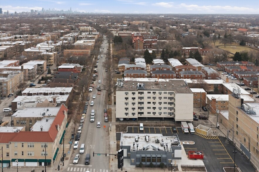 More Photos Of 2201 W Howard St, Chicago Restaurant For Lease