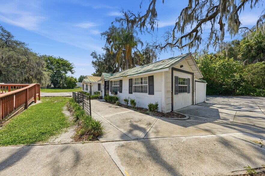More Photos Of 605 S Main Ave, Minneola Storefront Retail Residential For Sale
