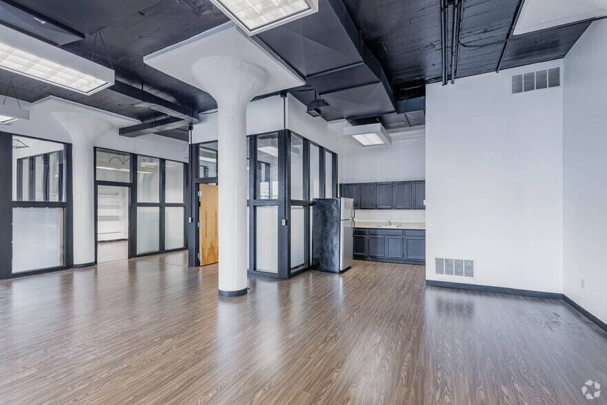 More Photos Of 100 Ross St, Pittsburgh Office For Lease