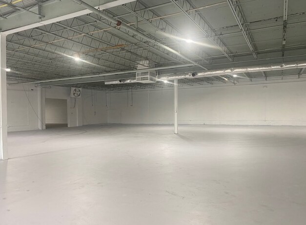 More Photos Of 112 S Pollock St, Selma Light Distribution For Sale