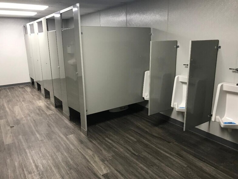 More Photos Of 192 Murdock Rd, Troutman Manufacturing For Lease