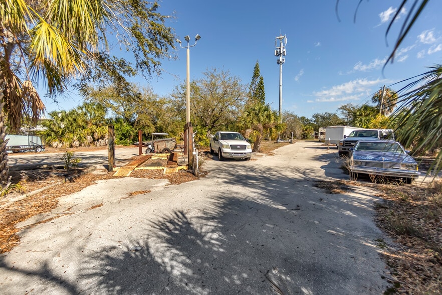 More Photos Of 6735 14th St, Bradenton Auto Repair For Sale