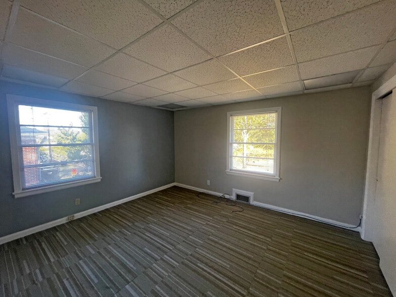 More Photos Of 1924 Warm Springs Rd, Columbus Medical For Sale