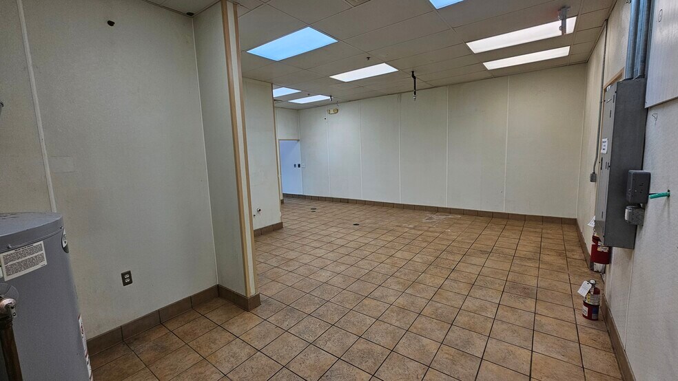More Photos Of 5860-5990 Sashabaw Rd, Independence Township Unknown For Lease