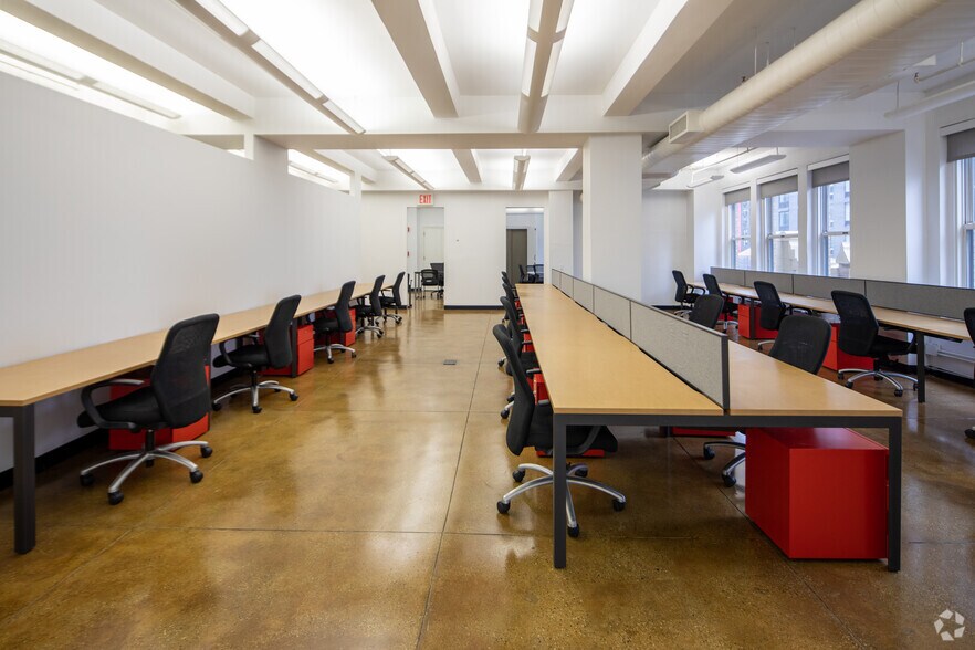 More Photos Of 589 Eighth Ave, New York Loft Creative Space For Lease