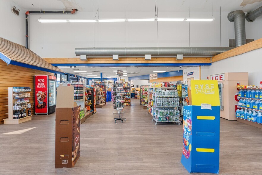 More Photos Of 134 N Broadway, Salem Service Station For Sale