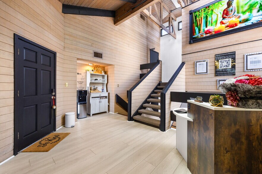 More Photos Of 630-640 S Glassell St, Orange Office For Sale