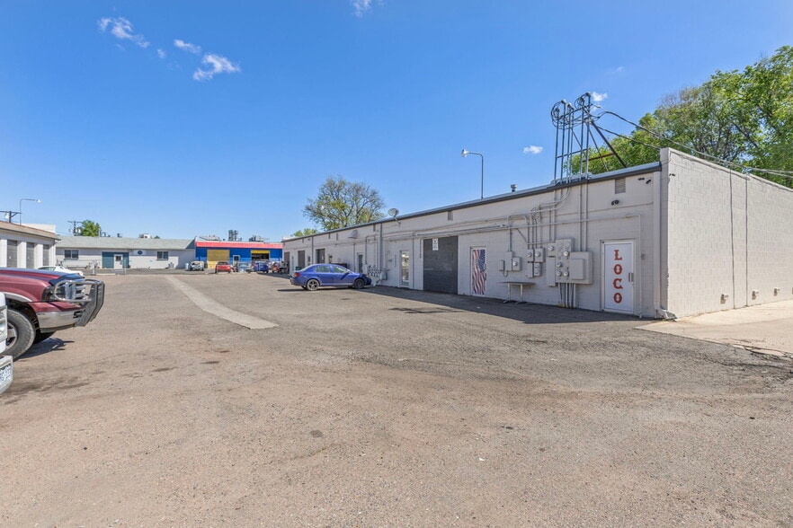 More Photos Of 1109-1115 Kimbark St, Longmont Storefront For Lease