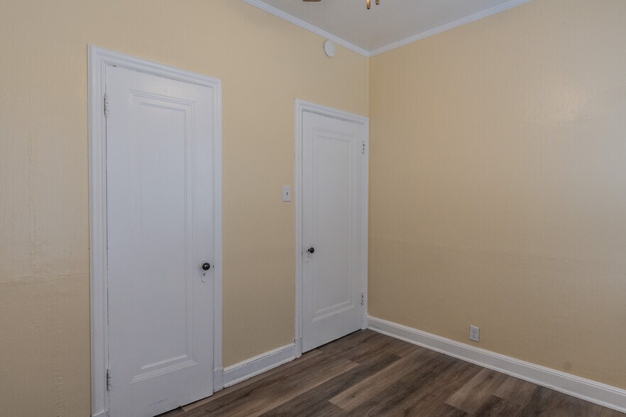 More Photos Of 403 W Hollywood Ave, San Antonio Apartments For Sale