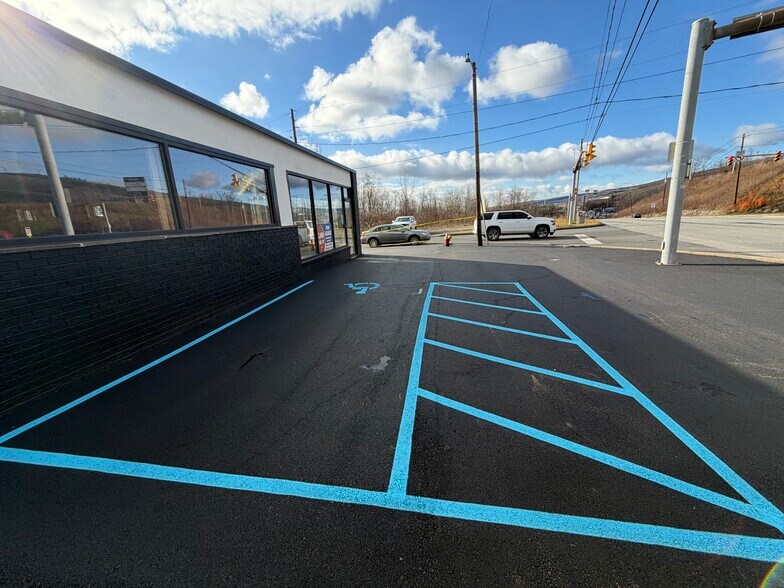 More Photos Of 1908 Scranton Carbondale Hwy, Dickson City Storefront Retail Office For Lease