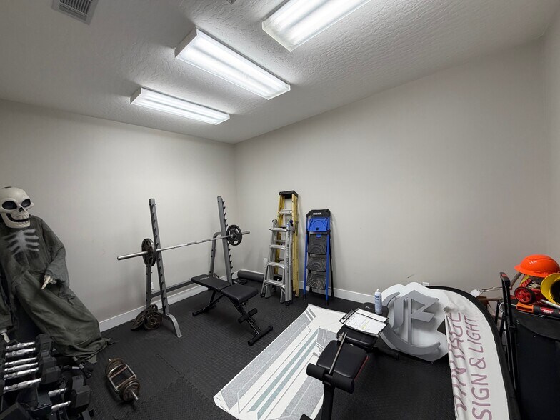 More Photos Of 120 S John Sims Pky, Valparaiso Medical For Lease