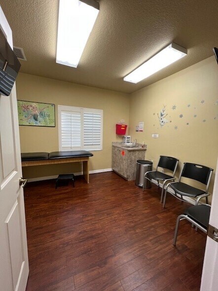 More Photos Of 16606 N Dale Mabry Hwy, Tampa Medical For Sale