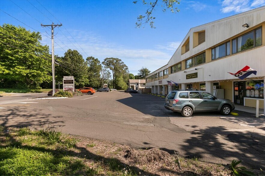 More Photos Of 189-191 Middlesex Ave, Chester Storefront Retail Office For Lease