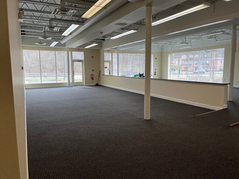 More Photos Of 3150 Washington Rd, McMurray Storefront Retail Office For Lease