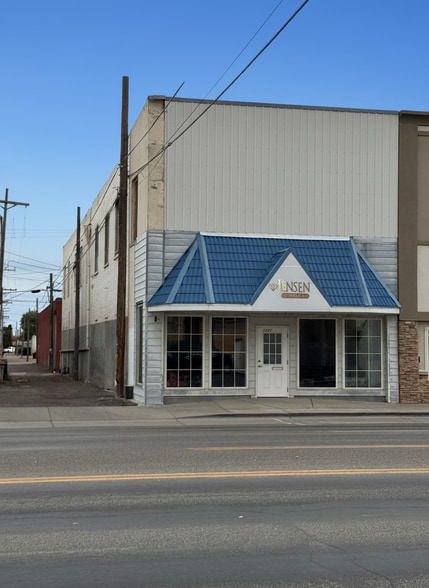 Primary Photo Of 1221 Overland Ave, Burley Storefront For Sale
