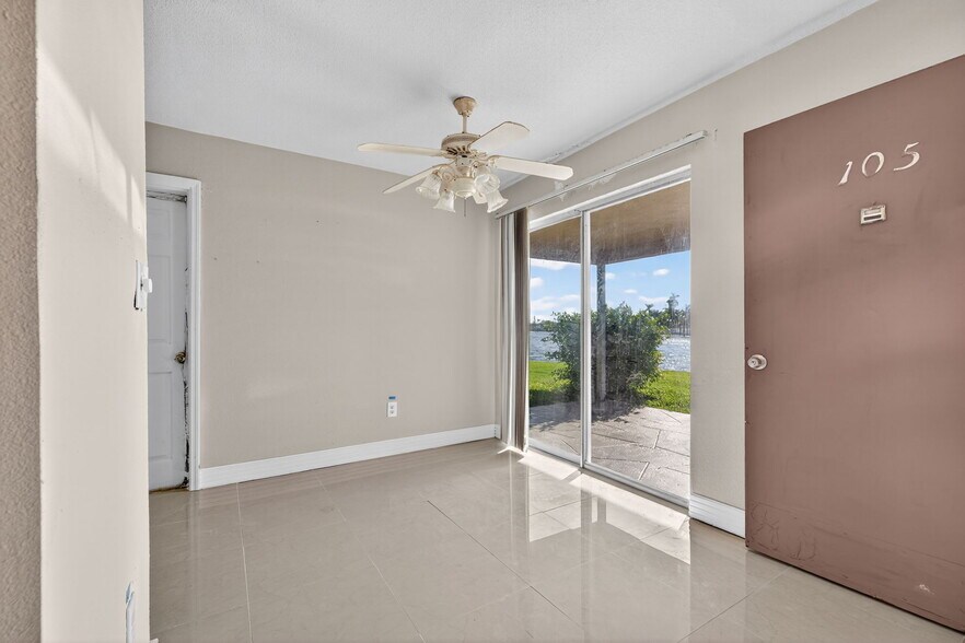 More Photos Of 275 116th Ave, Treasure Island Apartments For Sale