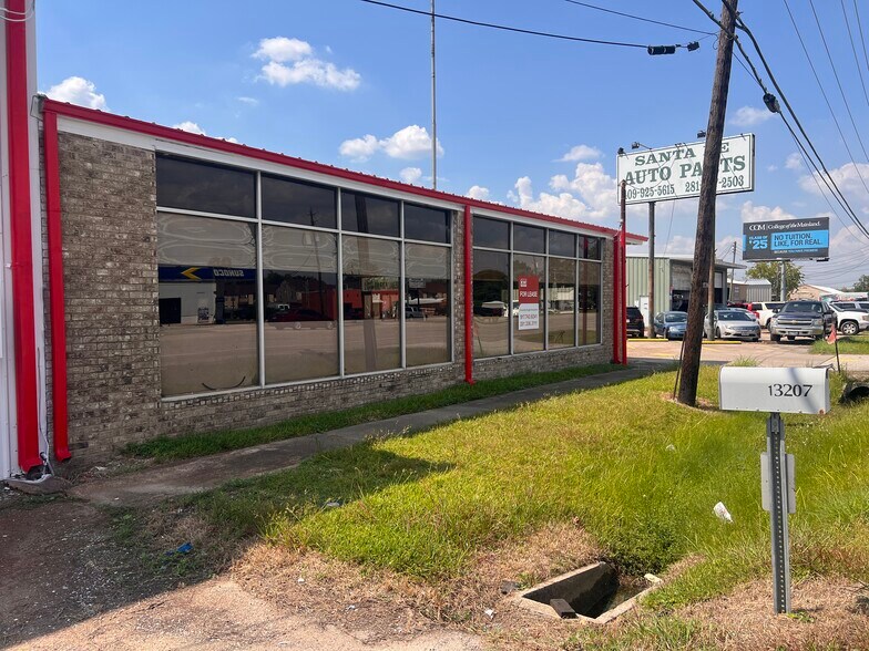 More Photos Of 13207 Highway 6, Santa Fe Auto Repair For Lease