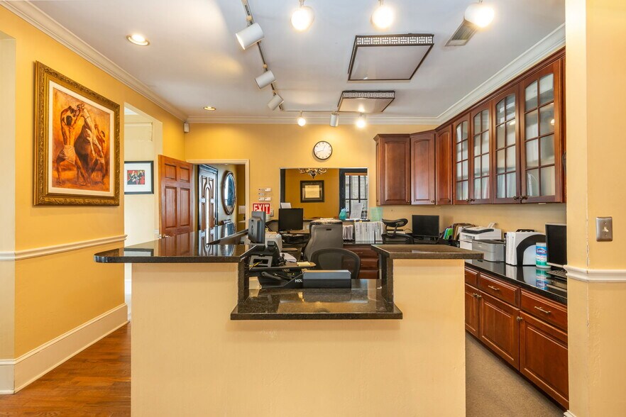 More Photos Of 1624 NE Piedmont Ave, Atlanta Medical For Sale